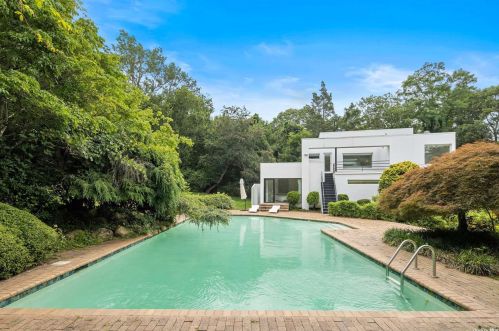 15 Wenwood Dr, Muttontown NY  11545-3129 exterior