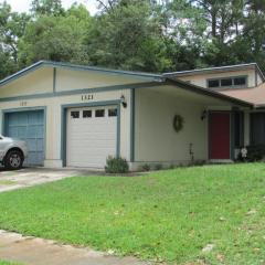 1321 Ellis Trace Dr, Jacksonville, FL 32205-6128
