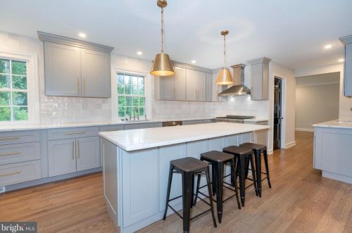 10 Sorrel Dr, Wilmington, DE 19803-1929