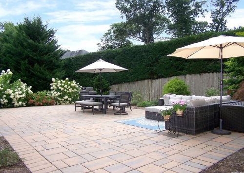 10 Ridgewood St, Elwood NY  11731-1614 exterior