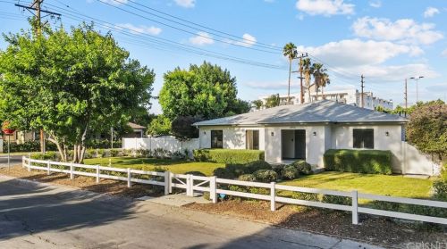6456 Peach Ave, Van Nuys, CA 91406-6233
