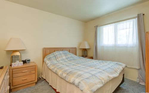 2 Candy Ln, Huntington Station NY  11746-4404 exterior