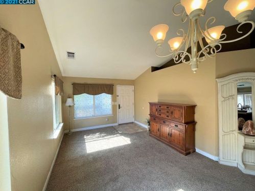 1221 Walnut Meadows Dr, Oakley CA  94561-6000 exterior