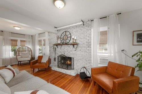 61 Church Ave, Warwick RI  02889-3377 exterior