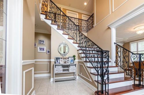 1050 Lake Dr, Gibsonia, PA 15044-6196