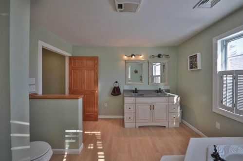4121 Green Pond Rd, Easton PA  18045-2509 exterior