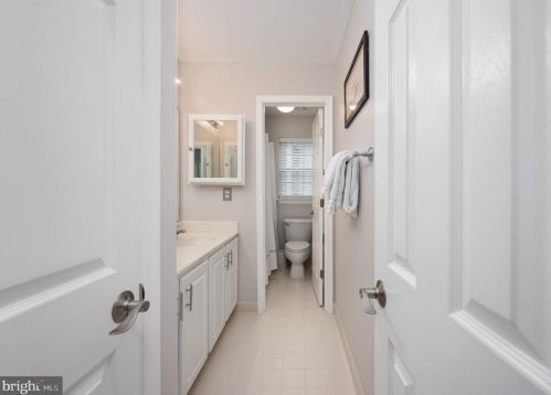 7226 Lyndam Hill Cir, Lorton VA  22079-4509 exterior