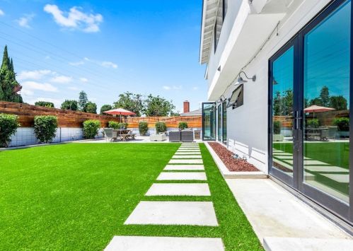 117 Harvard Ln, Seal Beach CA  90740-2508 exterior