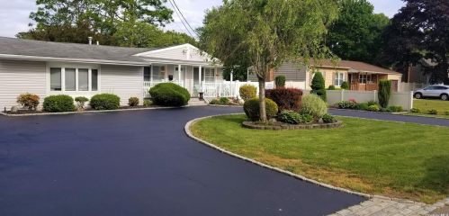 1076 Martinstein Ave, Bayshore, NY 11706-2048