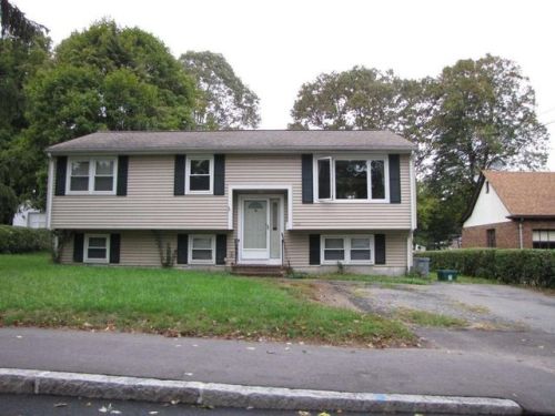 135 Chestnut St, Brockton MA  02301-6741 exterior