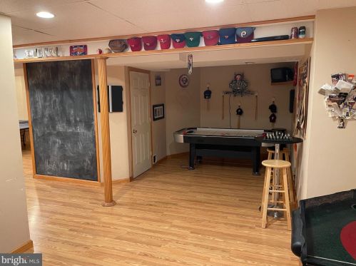 32 Windward Ct, Collegeville PA  19426-2869 exterior