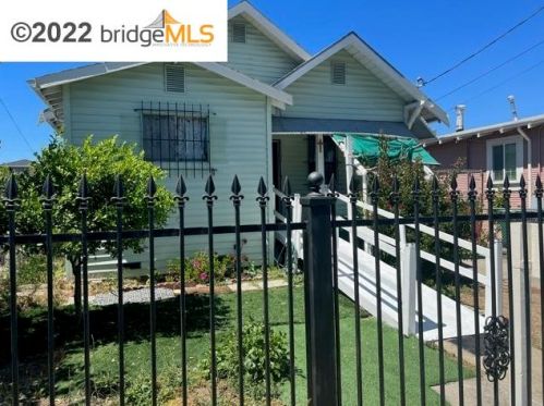1631 103rd Ave, Oakland, CA 94603-3229