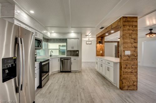 208 43 Ter, Cape Coral FL  33904-8425 exterior