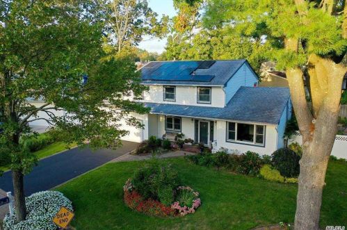 2 Shirley Ct, Elwood, NY 11731-5819