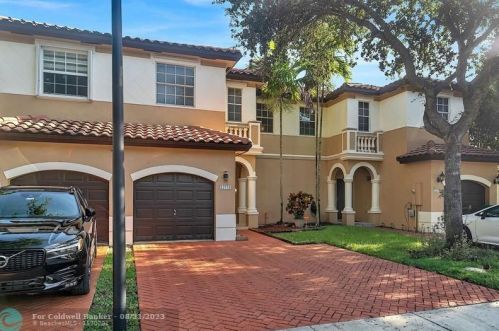 12731 49th Ct, Hollywood, FL 33027-5823