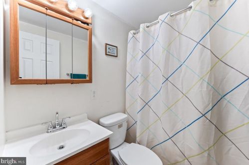 14 Tara Dr, New Castle DE  19720-4068 exterior