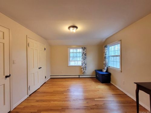 1 Starhaven Ave, Middletown NY  10940-4617 exterior