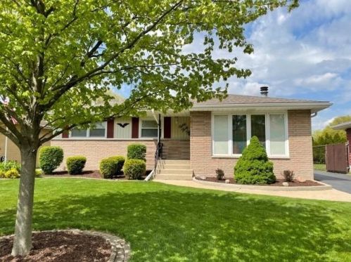 8032 Linden Ave, Hammond, IN 46321-1330