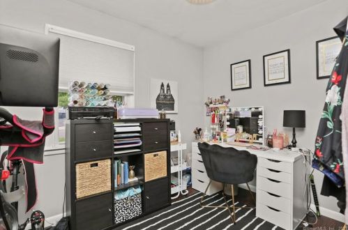 56 Windsong Ln, Milford CT  06460-5945 exterior