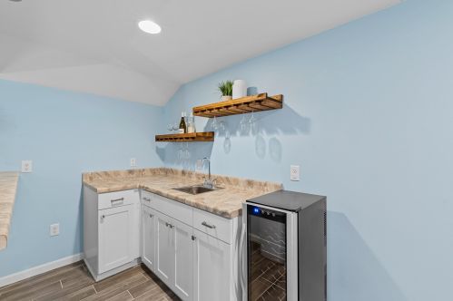 2414 Lagoon Ct, Thiensville WI  53092-5549 exterior