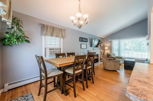 4 Riverview Rd, Uncasville CT  06382-1914 exterior