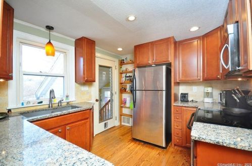 6 Wheeler Rd, Litchfield, CT 06759-2814