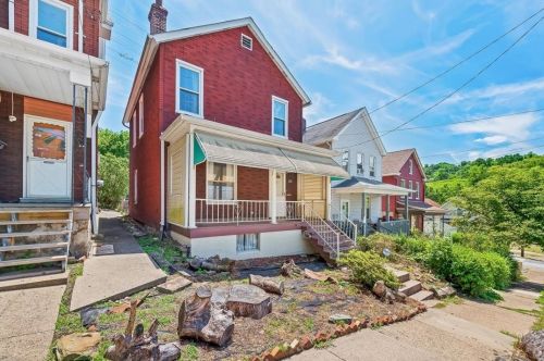 218 3rd St, Wall, PA 15148-1003