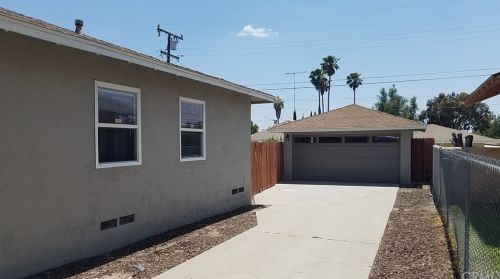 137 Rosewood St, Rialto, CA 92376-5127