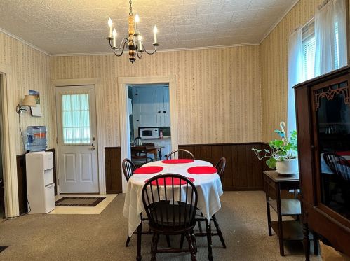 317 Lincoln Ave, Grove City PA  16127-1839 exterior