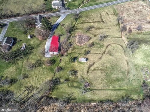 210 Hoernerstown Rd, Hummelstown PA  17036-9503 exterior