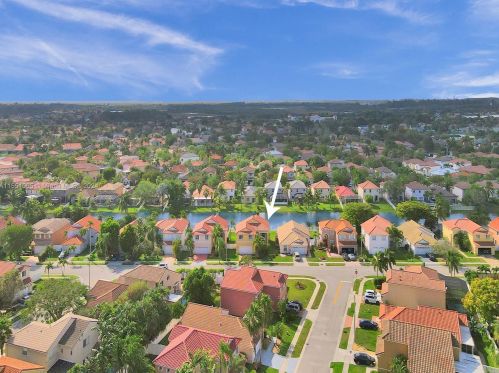 1282 192 Ave, Hollywood FL 33029-5823 exterior