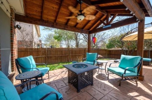 1529 Lindby Dr, Lewisville TX  75028-3624 exterior