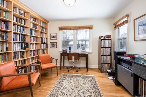 6 Bonwit Rd, Rye Brook NY  10573-1903 exterior