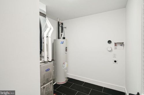 1232 Front St, Philadelphia PA  19147-0055 exterior