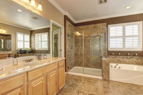 5616 Mingee Way, Elk Grove CA  95757-1647 exterior