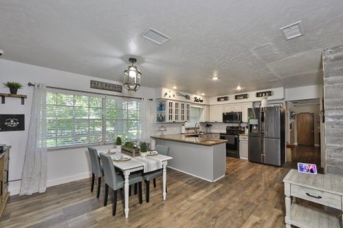 820 Crenshaw Lake Rd, Lutz FL  33548-8129 exterior