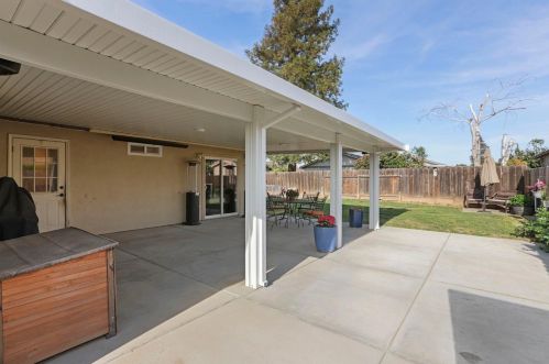 6148 San Juan Ct, Riverbank CA  95367-2742 exterior