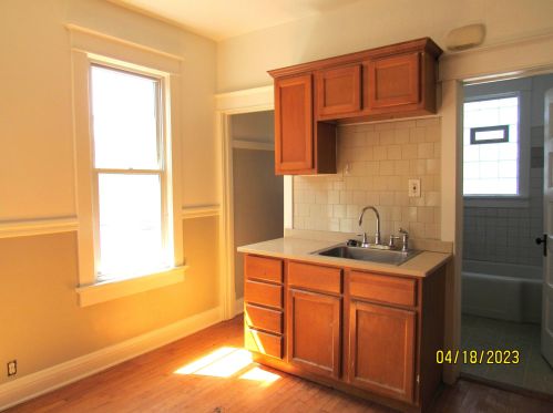 2527 Fratney St, Milwaukee, WI 53212-2948