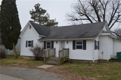 8201 Sorgham St, Daleville, IN 47334-9357