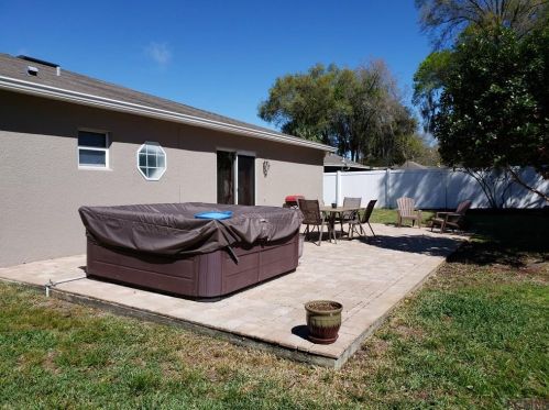 1302 Blue Stream Rd, Deland, FL 32720-0822
