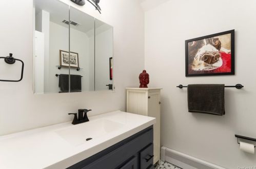 10 Osage Dr, Crotonville NY  10562-3815 exterior