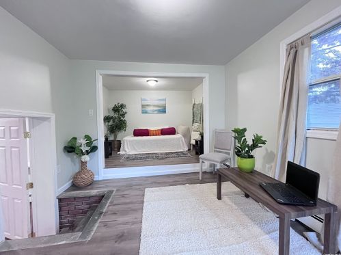 11 Ida Ln, Babylon NY  11703-1419 exterior