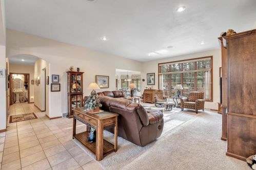 3017 Lillian Ln, Green Bay, WI 54313-7989
