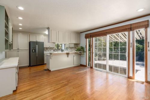 380 Jefferson Ln, Ukiah CA  95482-6618 exterior