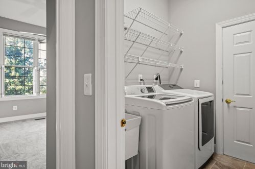 15573 Alderbrook Dr, Haymarket VA  20169-6130 exterior