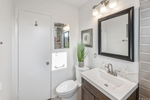 6350 San Rolando Cir, Buena Park CA  90620-3637 exterior