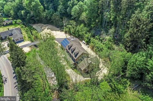 786 Arbor Dr, Red Lion PA  17356-8611 exterior