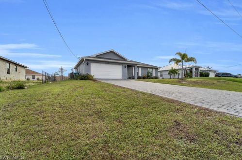 2537 20th Pl, Cape Coral, FL 33904-3370