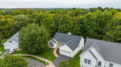 116 Pond Pl, Middletown, CT 06457-8735