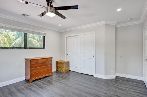 3821 185th Ave, Hollywood FL  33029-2712 exterior